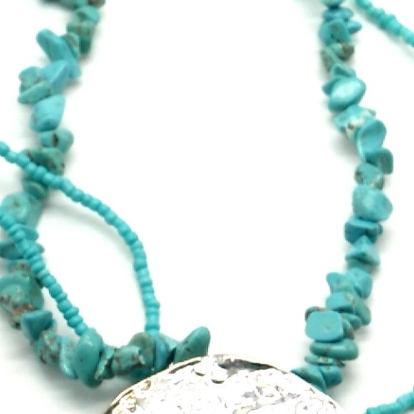 Multi-strand Turquoise-Colored Beaded Necklace LG Silver-tone Hammered Pendant - Picture 10 of 16